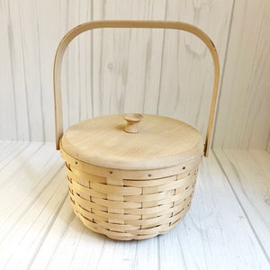 Vintage Nantucket Style Hand Woven Basket