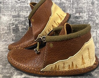 White Bear Moccasins Bozeman Bison Leather Ankle Boots Women 6.5 Cabincore NWOT