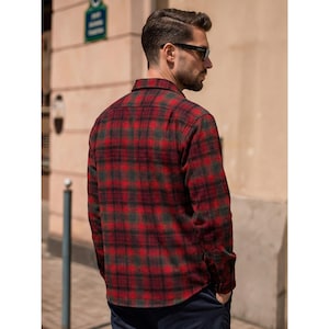 Camisa vintage Pendleton para hombre, talla M, años 60, cuadros rojos y negros, cuello de lazo deshilachado imagen 1