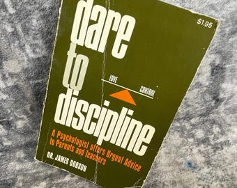 Atrévete a disciplinar Tyndale House Dr. James Dobson 1973 Tapa blanda Verde Retro
