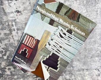 Mary Pendleton Navajo and Hopi Weaving Techniques Book 1974 1st Ed