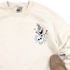 Sudadera minimalista de Disneyland, sudadera con bolsillo de Frozen, sudadera de Olaf, sudadera de Elsa, sudadera de Olaf de Frozen, sudadera de cumpleaños de Frozen de Disney imagen 1