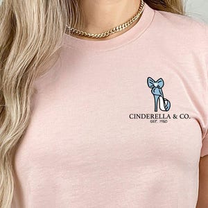 Camiseta minimalista de Disneyworld de Cenicienta y compañía (1950) imagen 1