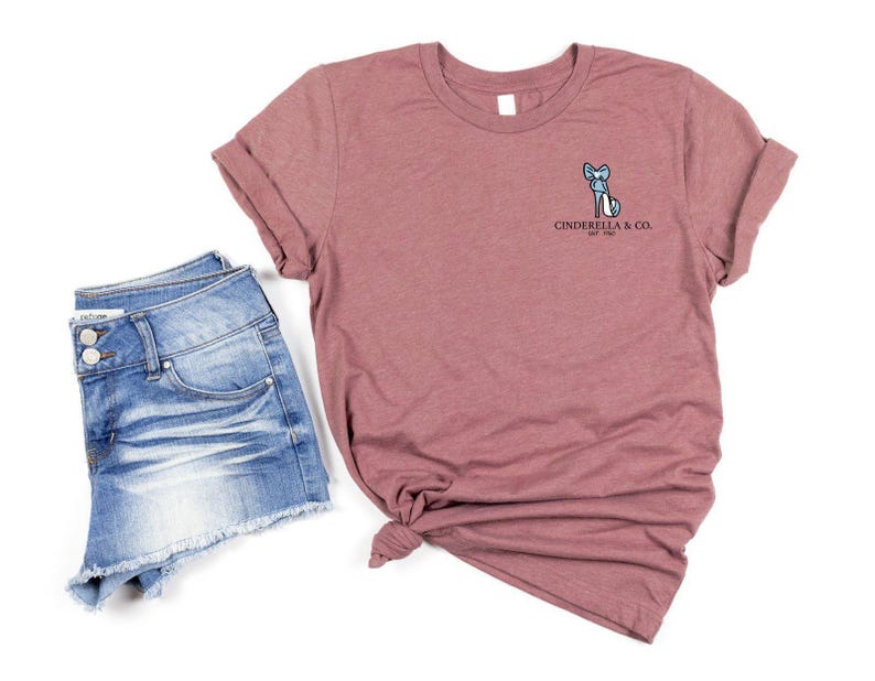 Camiseta minimalista de Disneyworld de Cenicienta y compañía (1950) imagen 3