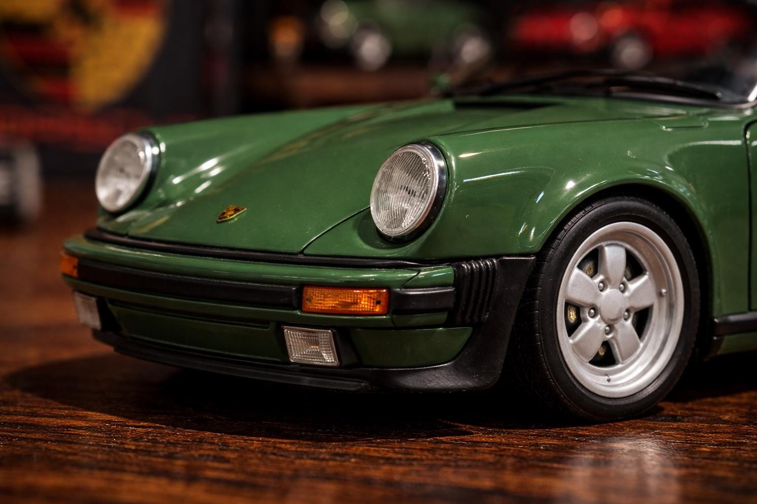 ポルシェ911ターボ ダイキャストモデルミニカー – 1/36スケール