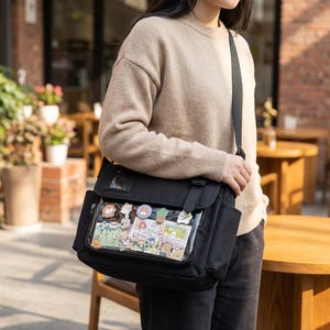 Kawaii Ita Bag Crossbody - Harajuku Y2K Pin Display Torba na ramię - Urocza torba listonoszka z anime na pluszaki i emaliowane przypinki - Duża Itabag