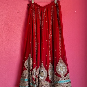 Ruby Red Lehenga Skirt 1970s – Vintage Indian Embroidered Maxi Skirt – Boho Festival Ethnic Skirt – Size M L