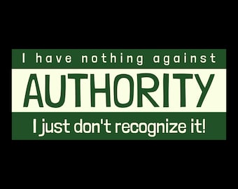 Camiseta "Nada contra la autoridad"