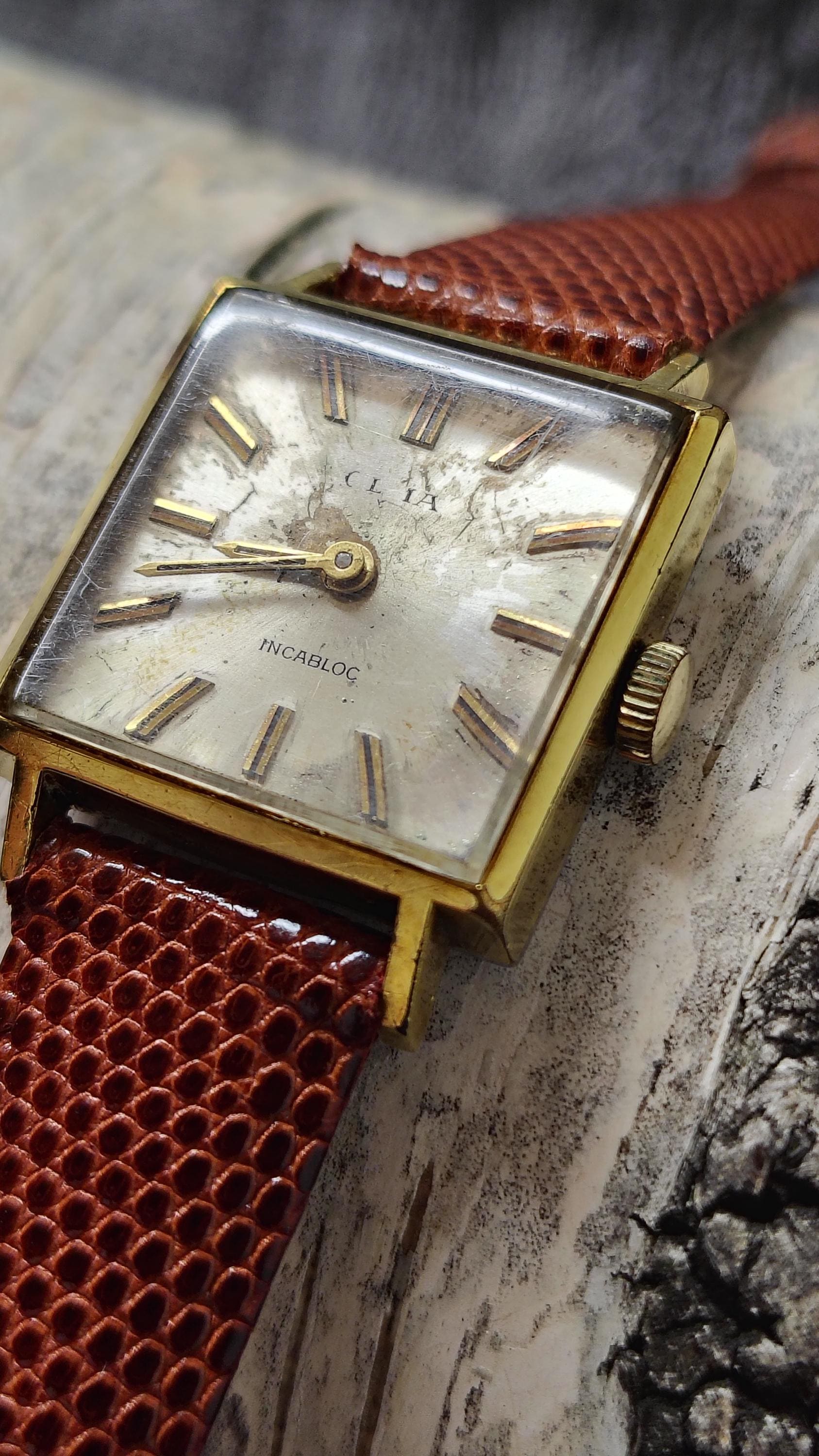 Bracelet-montre en or 18k diamants 1950 chez CBBO Bordeaux
