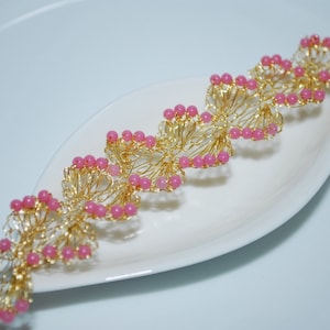 Crochet Wire Bracelet, Wavy Crochet Beaded Bracelet, Crochet Wire Jewelry, Glass Druk Bead Bracelet, Opaque Pink