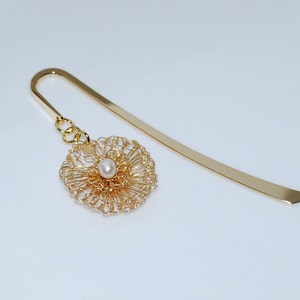 Crochet Wire Bookmark, Crocheted Wire Flower Bookmark, Lovely Bookmark, White, Christmas Gift image 4