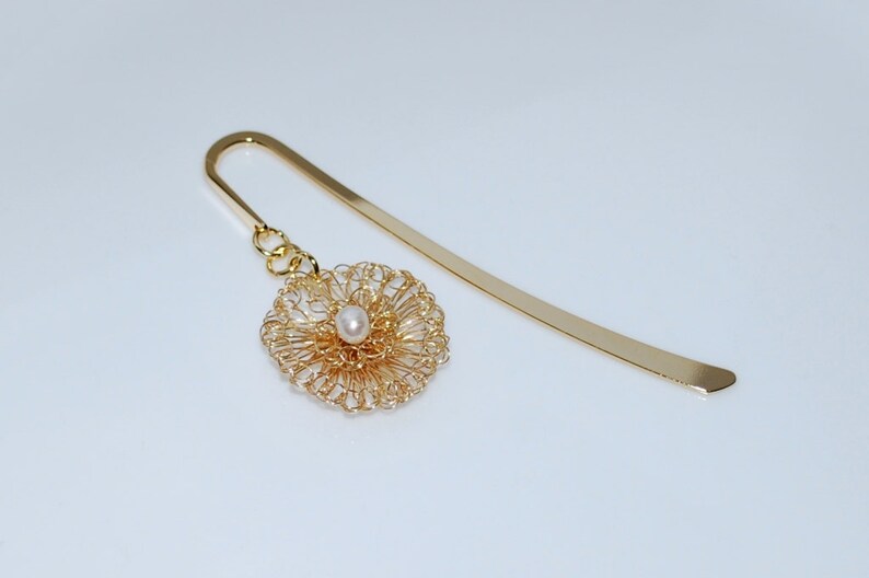 Crochet Wire Bookmark, Crocheted Wire Flower Bookmark, Lovely Bookmark, White, Christmas Gift image 2