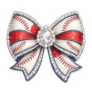 Può includere: Un fiocco decorativo a tema baseball. Presenta pannelli bianchi con cuciture rosse, strisce rosse e una gemma centrale. I bordi sono bordati con piccole pietre preziose trasparenti, creando un effetto scintillante. Un accessorio unico.