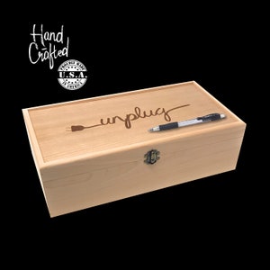 Unplug Box, spersonalizowane pudełko grawerowane na zamówienie, blokada telefonu rodzinnego, drewniany uchwyt na telefon komórkowy, czas oczekiwania na telefon komórkowy, stacja ładowania telefonu komórkowego
