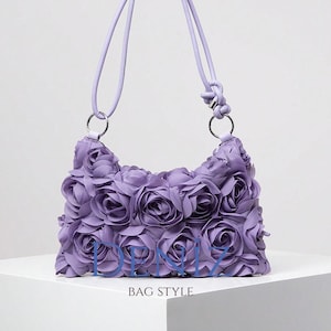 Clutch morado con motivo de rosas para mujer