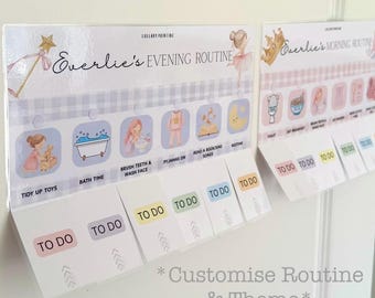 Könnte beinhalten: Zwei rechteckige Routine-Diagramme mit interaktiven Klappen, beschriftet mit Everlie's Evening Routine und Everlie's Morning Routine. Jedes Diagramm zeigt illustrierte Symbole für tägliche Aufgaben mit Klappen, die den Text TO DO anzeigen.