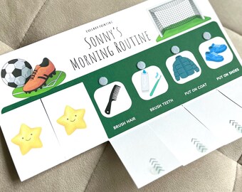 Könnte beinhalten: Ein weiß-grüner Morgenroutine-Plan mit dem Titel Sonny's Morning Routine, der Illustrationen eines Fußballs, eines Schuhs, eines Tors, eines Kamms, Zahnpasta, einer Zahnbürste, einer Jacke und Schuhen sowie gelbe lächelnde Sterne zeigt.
