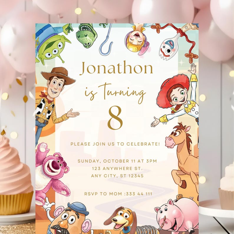 Op de afbeelding: Een verjaardagsuitnodiging met stripfiguren. De uitnodigingstekst luidt "Jonathon is Turning 8" met evenementdetails. Het ontwerp bevat stripfiguren en een zacht kleurenpalet van roze, geel en oranje.
