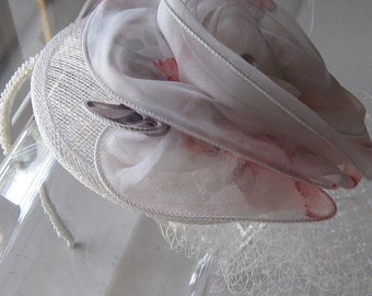 White and Pink Silk Crystal Pearl Flower Sinamay Fascinator  display picture 3