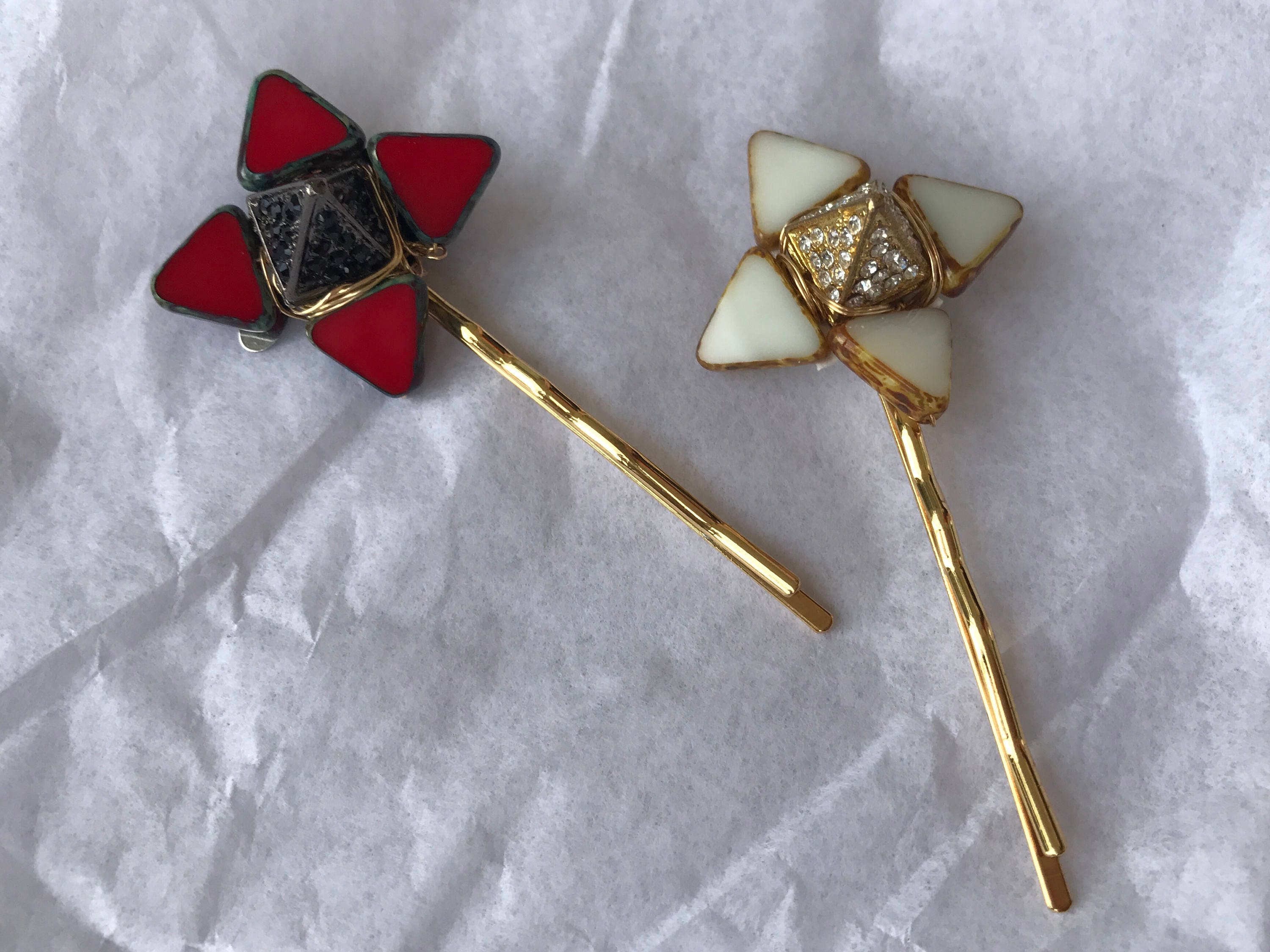 Set of Red and White Triangle Crystal Spike Flower Hair Pins  display picture 2