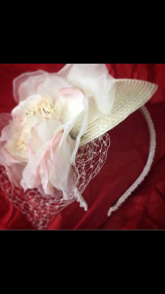 Zinniday Set cappello fascinator con doppia collana di perle e guanti corti in pizzo, Verde, M/L