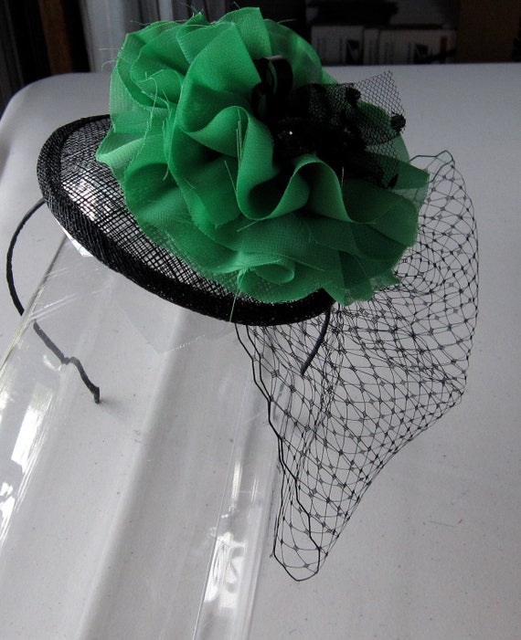 Dark Green Sinamay Fascinator Headband | Feathers | Derby Cocktail Hat TWIST FASCINATOR HAT - Black and Green - Gold Coast Couture main image 4