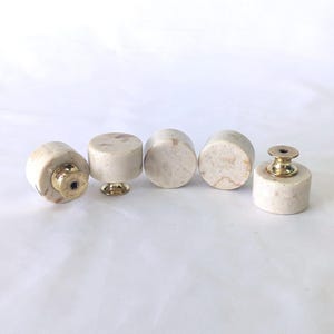 Vintage Marble Cabinet Knobs Set of 5 Cream Stone Gold Brass Pulls Round 1.25in