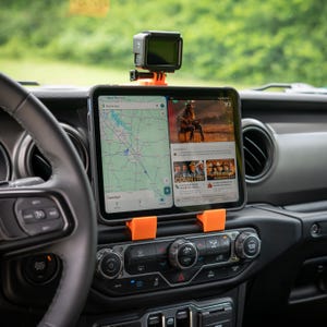 Supporto per iPad/tablet con base per action camera per Jeep Wrangler JL e Gladiator JT 2018-2024 / Accessori fuoristrada per Jeep, supporto da cruscotto