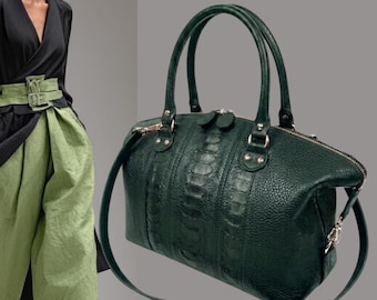 Luxury Ostrich Leather Handbag – Large Elegant Women's Bag, Genuine Ostrich Skin Tote. Large luxury women's handbag made of ostrich leather.