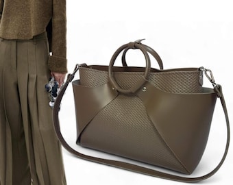 Leather Business Bag for Women. Structured tote bag, designer handbags. Women's laptop bag. Elegant business leather document bag.