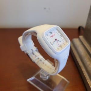 Brandneue weiße Rip Curl Classic Surf Damen 34 MM Uhr Bild 3