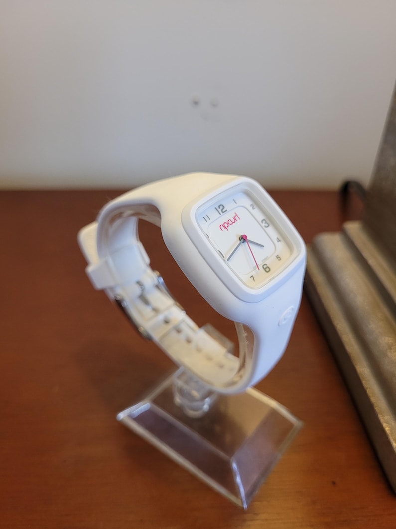 Brandneue weiße Rip Curl Classic Surf Damen 34 MM Uhr Bild 3