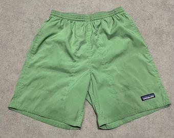 Pantalones cortos de baño vintage Patagonia para hombre, color verde, con logo en la parte inferior, talla S