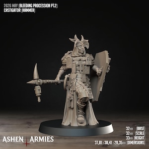 Może przedstawiać: Szczegółowa miniaturowa figurka Castigatora z młotem i tarczą z serii Bleeding Procession. Figurka jest w dynamicznej pozie, ubrana w zbroję i kaptur. Podstawa ma 32 mm, wymiary 37,81 x 38,41 x 28,35 mm. Widoczny jest tekst "ASHEN ARMIES".