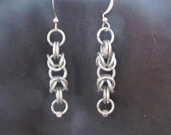 Double arrow chainmaille dangle earring with steel bead