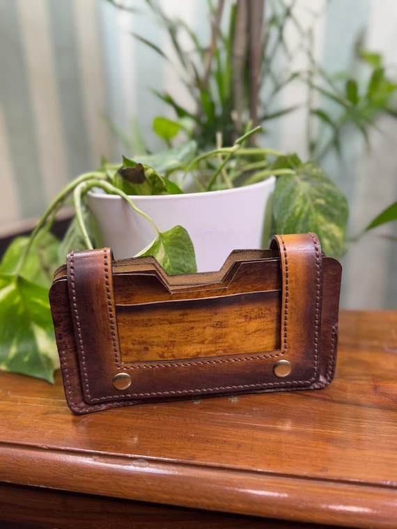 Handmade Vegetable Leather Mobile Pouch – 1 Card Pocket, 100% Genuine Leather