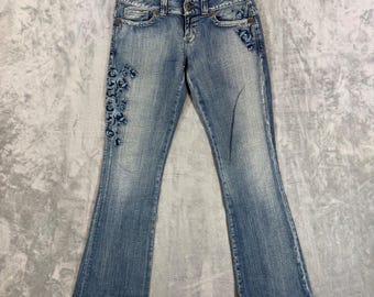 Guess Low Rise Bootcut Jeans Women's Size 28 Blue Floral Embroidered Denim