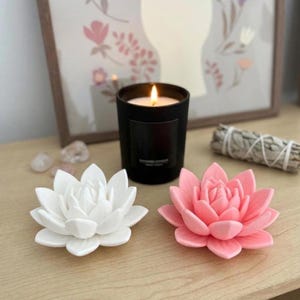 Zen Lotus Flower Decoration - 3D Printed Yoga Figurine - Decorative Object for Living Room Table, Meditation, and Well-being