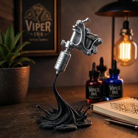 Sculpture Machine à Tatouer en Lévitation - Objet Déco Tatouage Splash d'Encre - Cadeau Original pour Tatoueur et Studio