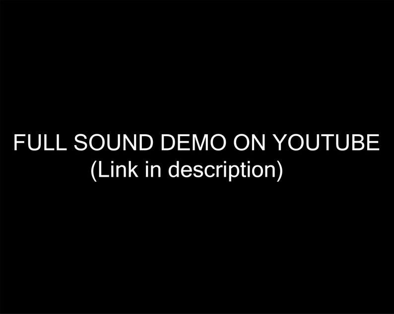 Puede incluir: Fondo negro con texto blanco: "FULL SOUND DEMO ON YOUTUBE (Enlace en la descripci&oacute;n)". El texto est&aacute; centrado y en una fuente sans-serif.