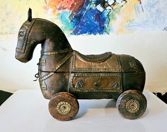 Vintage hand carved wooden horse pully toy.