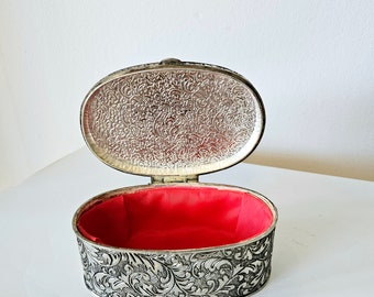 Vintage silver plated oval trinket box.