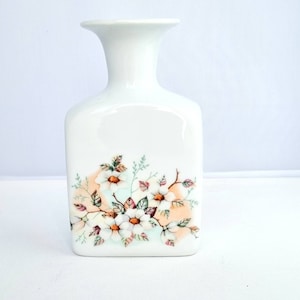 Wawel porcelain vase with flower motive. Made in Poland