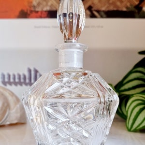 Vintage klare geschnittene Bleikristall Glas Parfümflasche.