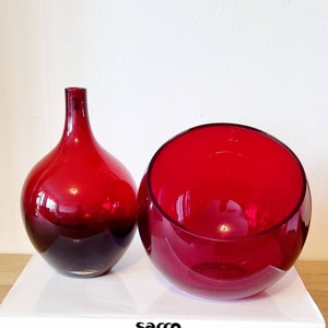 Set vintage di 2 vasi Ikea rosso rubino.