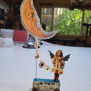 Miniatura de crochet hecha a mano, joya y tesoro de madera, arte de ensamblaje
