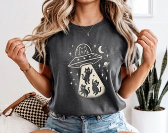 Camiseta con estampado de gato y abducción OVNI / Gatos espaciales, luna y estrellas, color cómodo 1717, Aline Cat, camiseta espacial, gato divertido