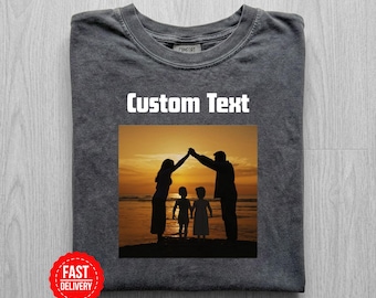 Comfort Colors® カスタムフォトシャツ（文字入り） - ファミリーフォトTシャツ - カスタムママフォトシャツ - パーソナライズされた写真Tシャツ - ヴィンテージグラフィックTシャツ