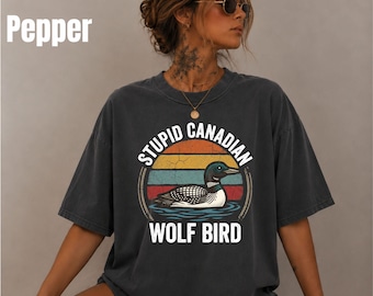 Camiseta con estampado de lobo canadiense / Diseño retro de somormujo al atardecer, color cómodo 1717, camiseta para amantes de la vida silvestre, camiseta vintage de pájaros