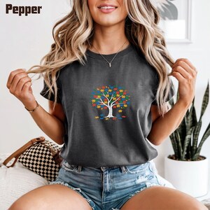 Puzzle Tree of Unity: Interconnected Problem-Solving, Collaborative Integration, Stylized Botanical Design